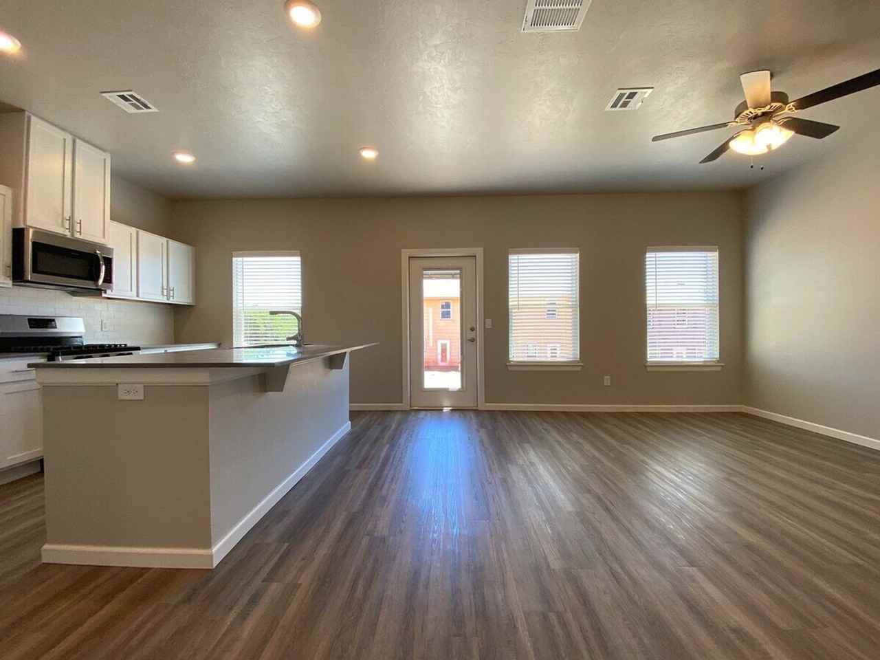 7904 Nw 134th St - Photo 5 of 18