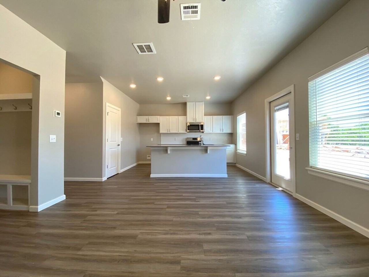 7904 Nw 134th St - Photo 6 of 18