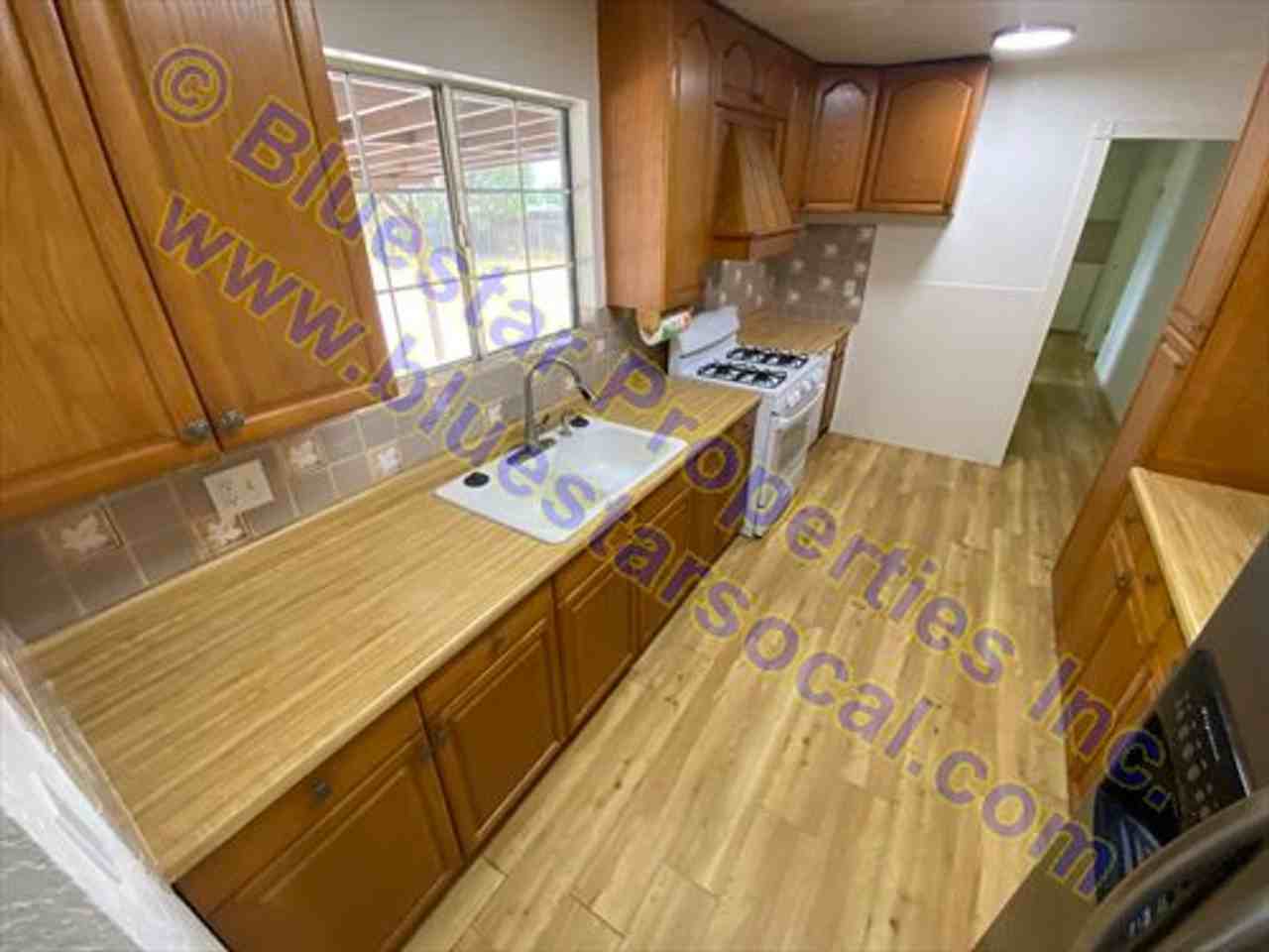 14990 Ash St - Photo 2 of 11