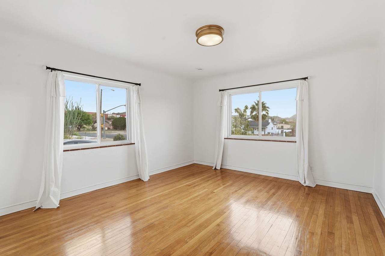 3224 N Stanton St - Photo 3 of 43