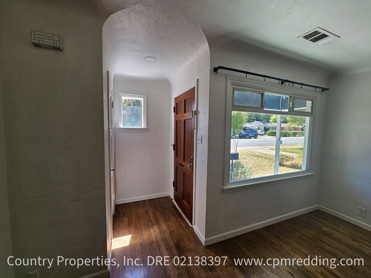 762 South St - Photo 4 of 29
