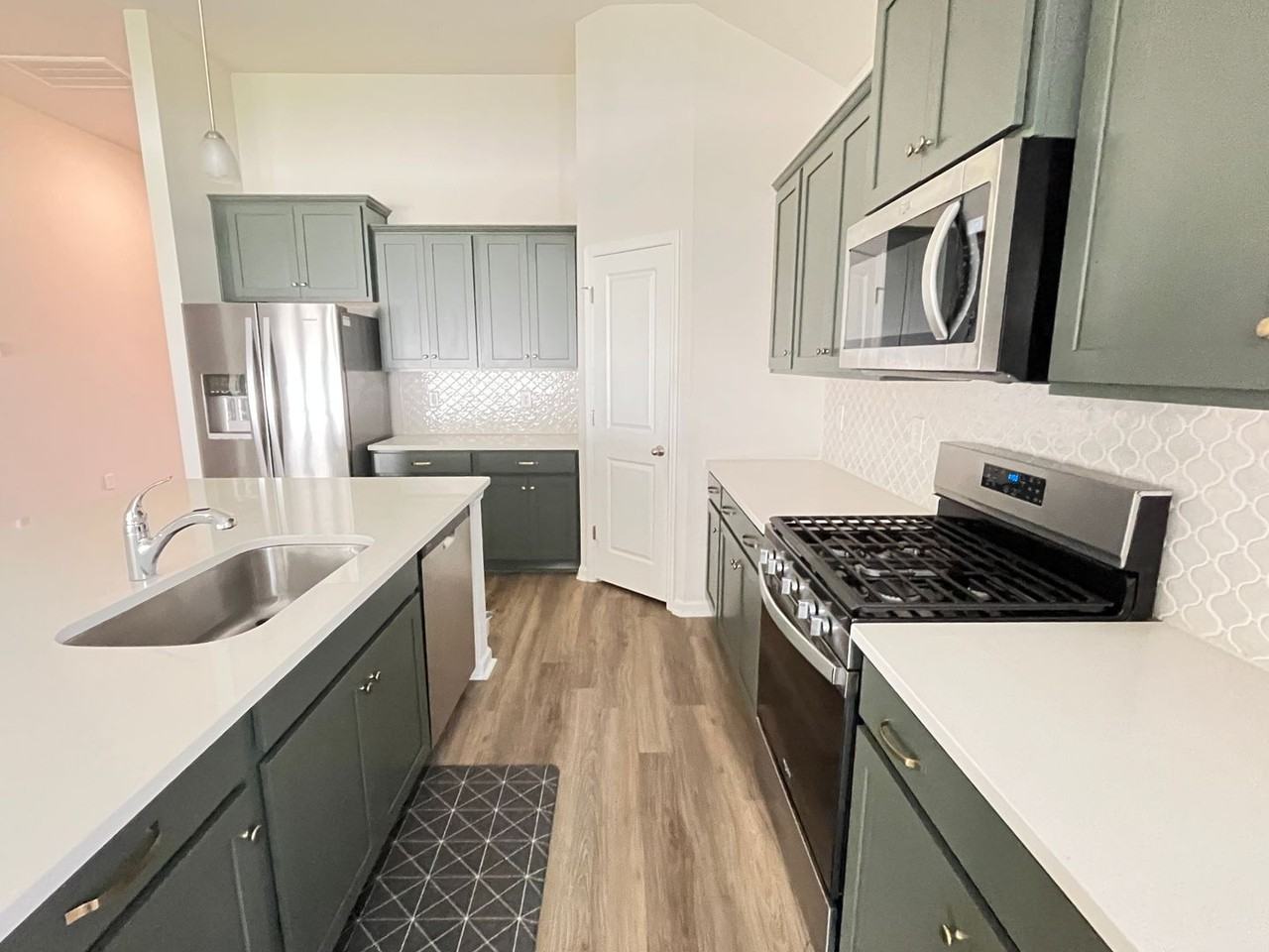 1016 Chester Glen Ct - Photo 4 of 43