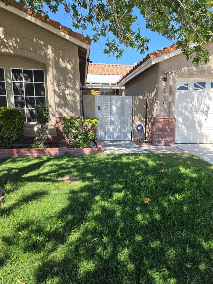 Foredawn Dr - Photo 2 of 19