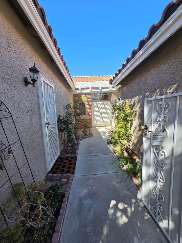 Foredawn Dr - Photo 5 of 19