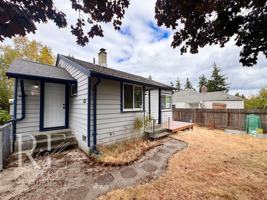 featured image of 833 S Summit Ave
