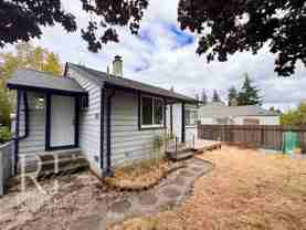 833 S Summit Ave - Photo 1 of 1