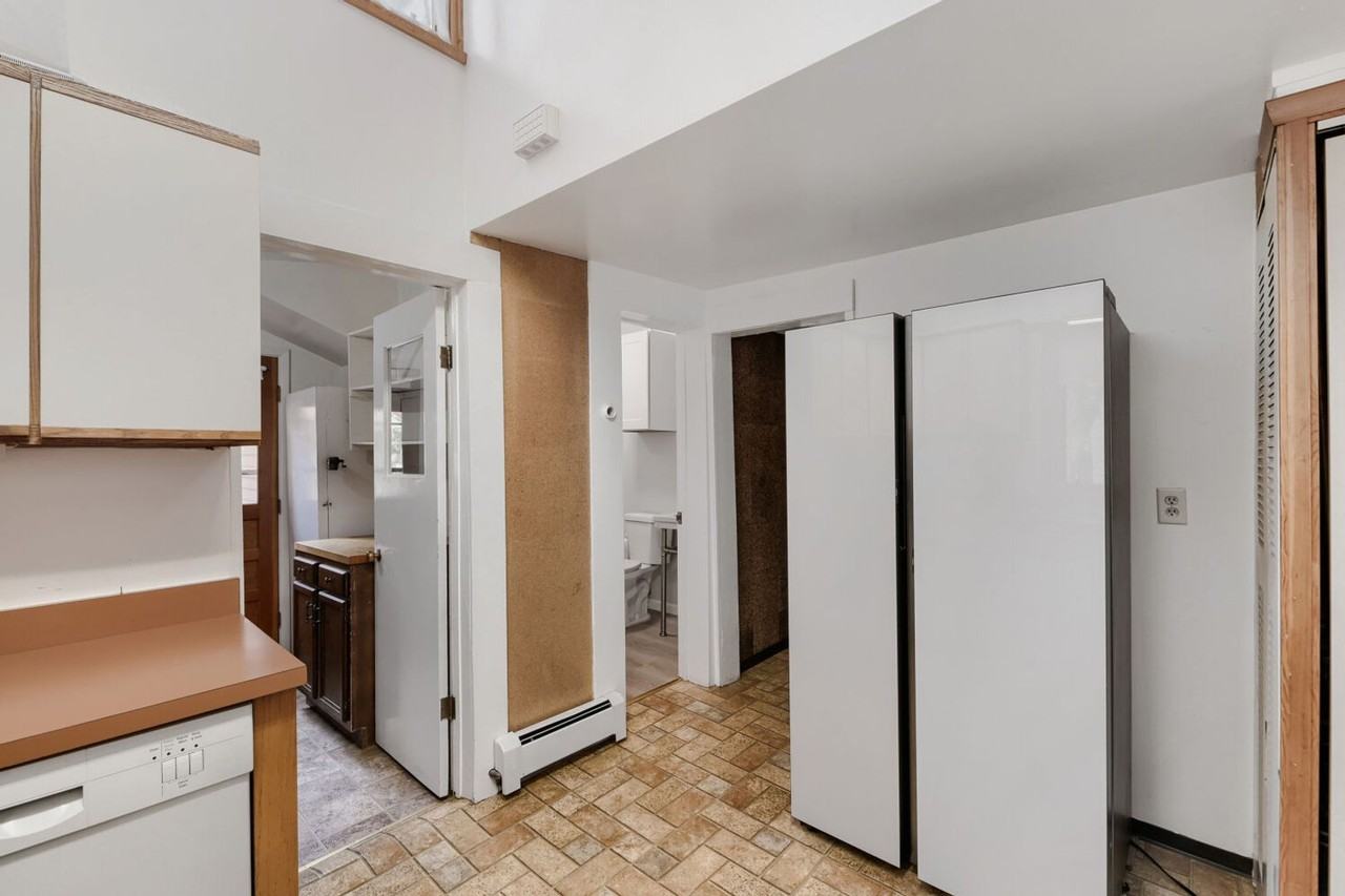 2438 Pine St #1 - Photo 7 of 16