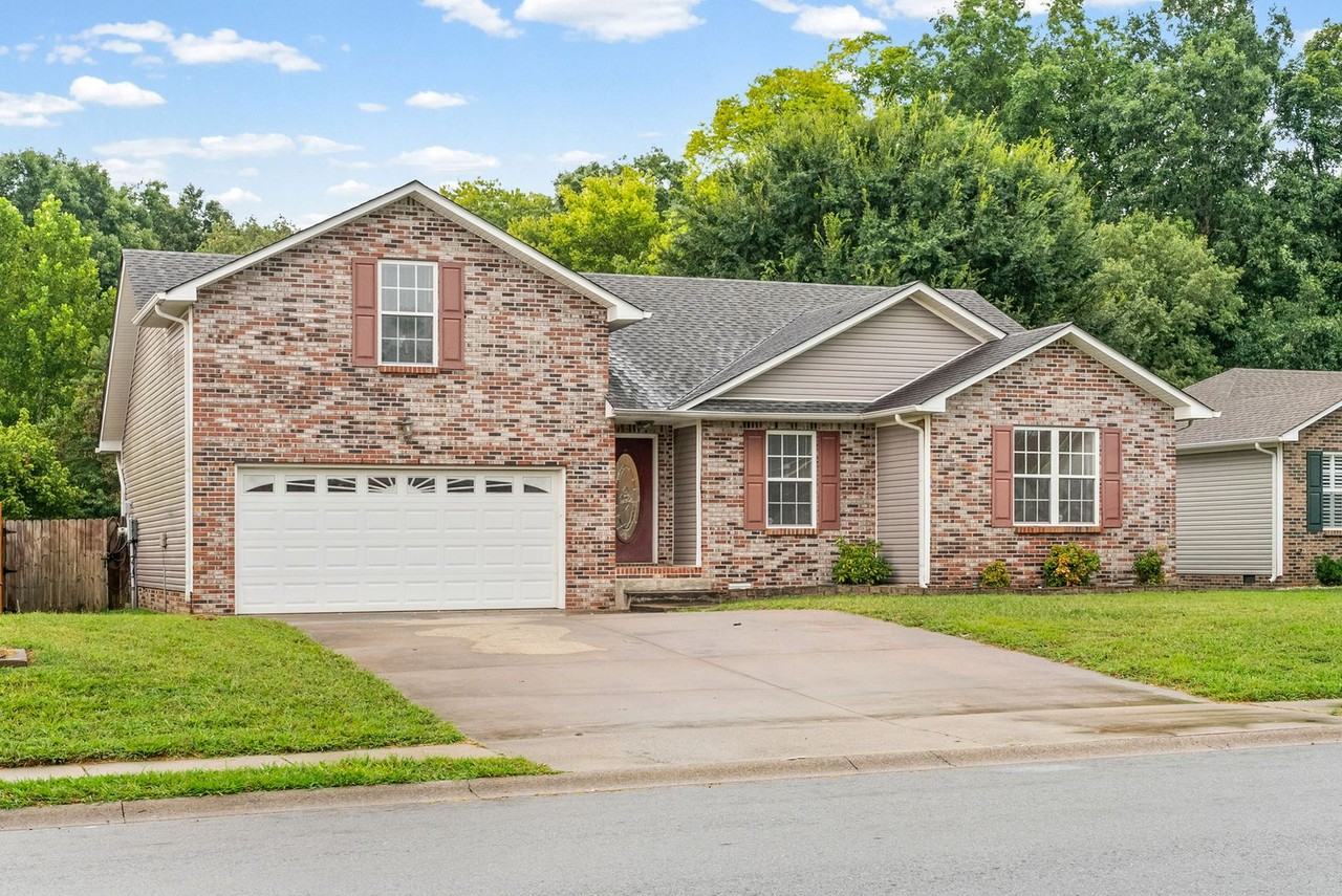 3129 Twelve Oaks Blvd - Photo 2 of 35