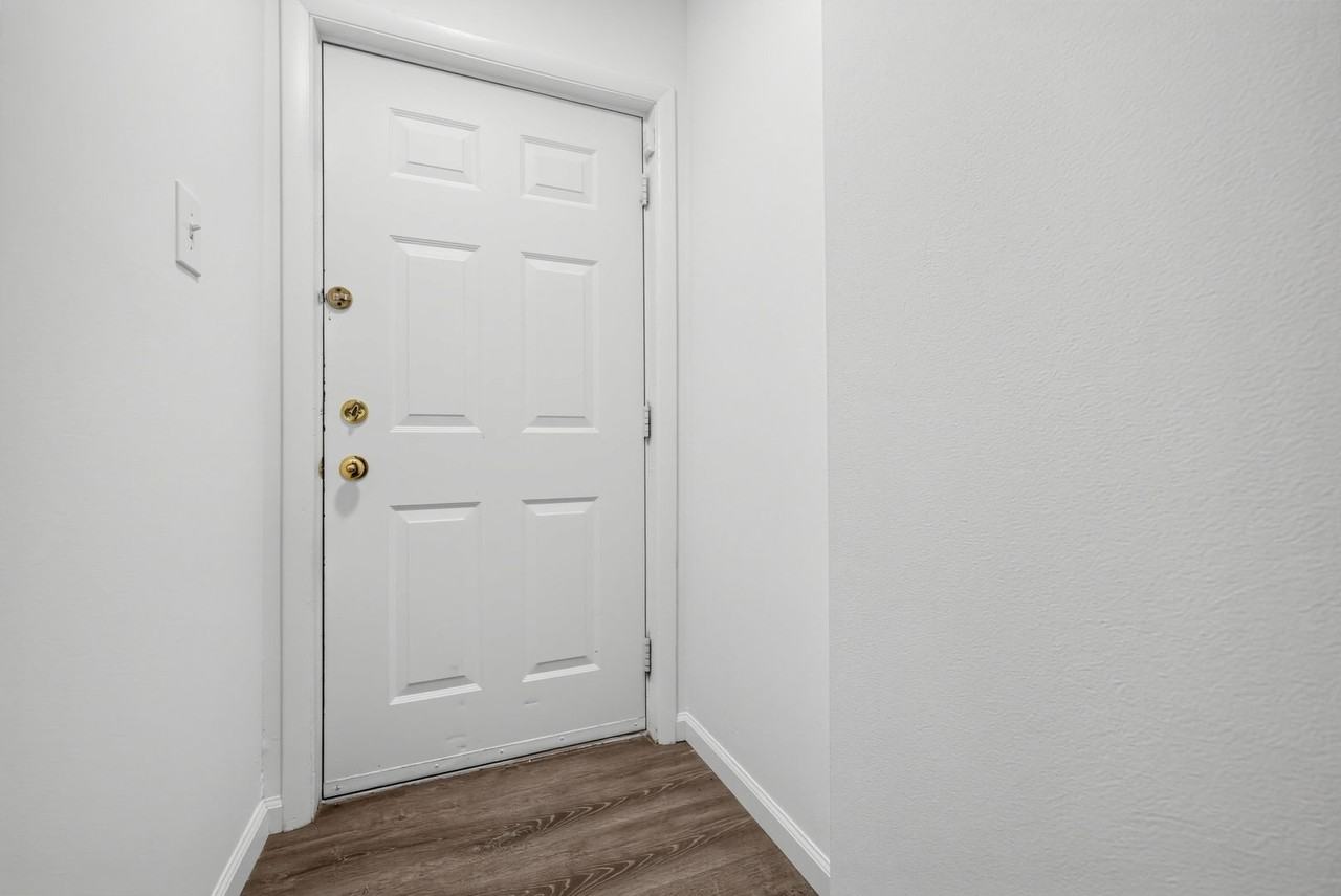 212 W 1st Ave #22 - Photo 6 of 30