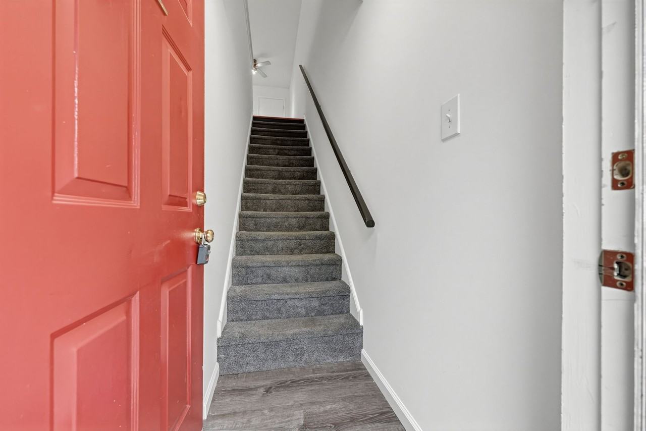 212 W 1st Ave #22 - Photo 7 of 30