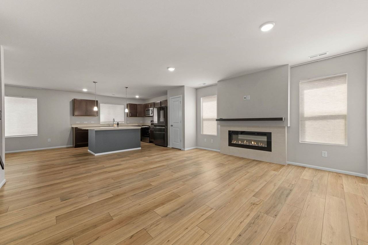 15209 Prescott Loop Se - Photo 7 of 44