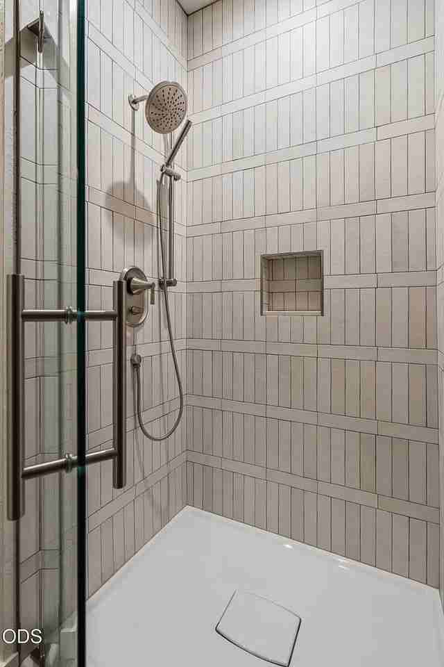 202 Gangnes Dr - Photo 5 of 20