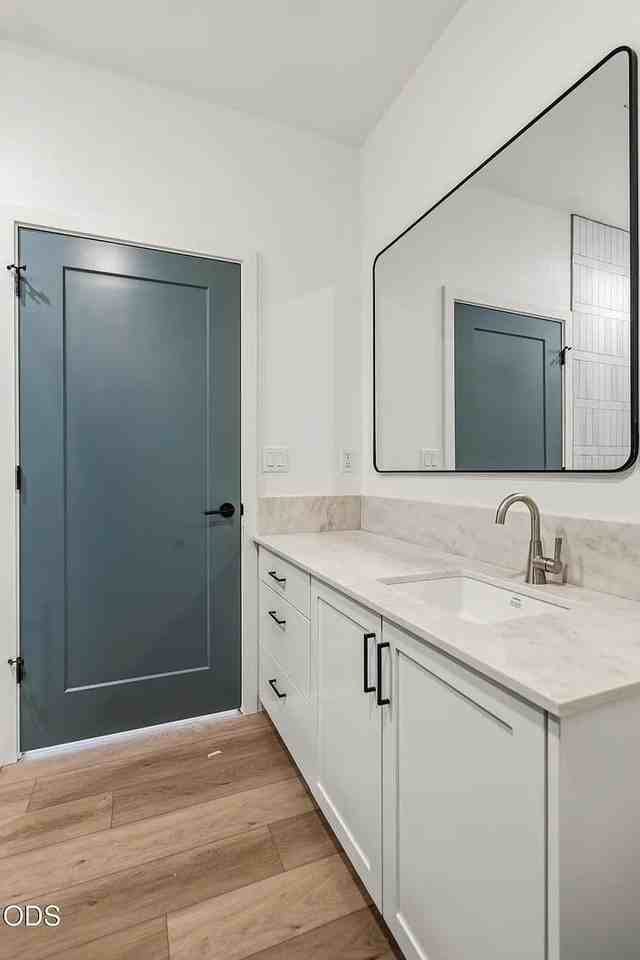 202 Gangnes Dr - Photo 6 of 20