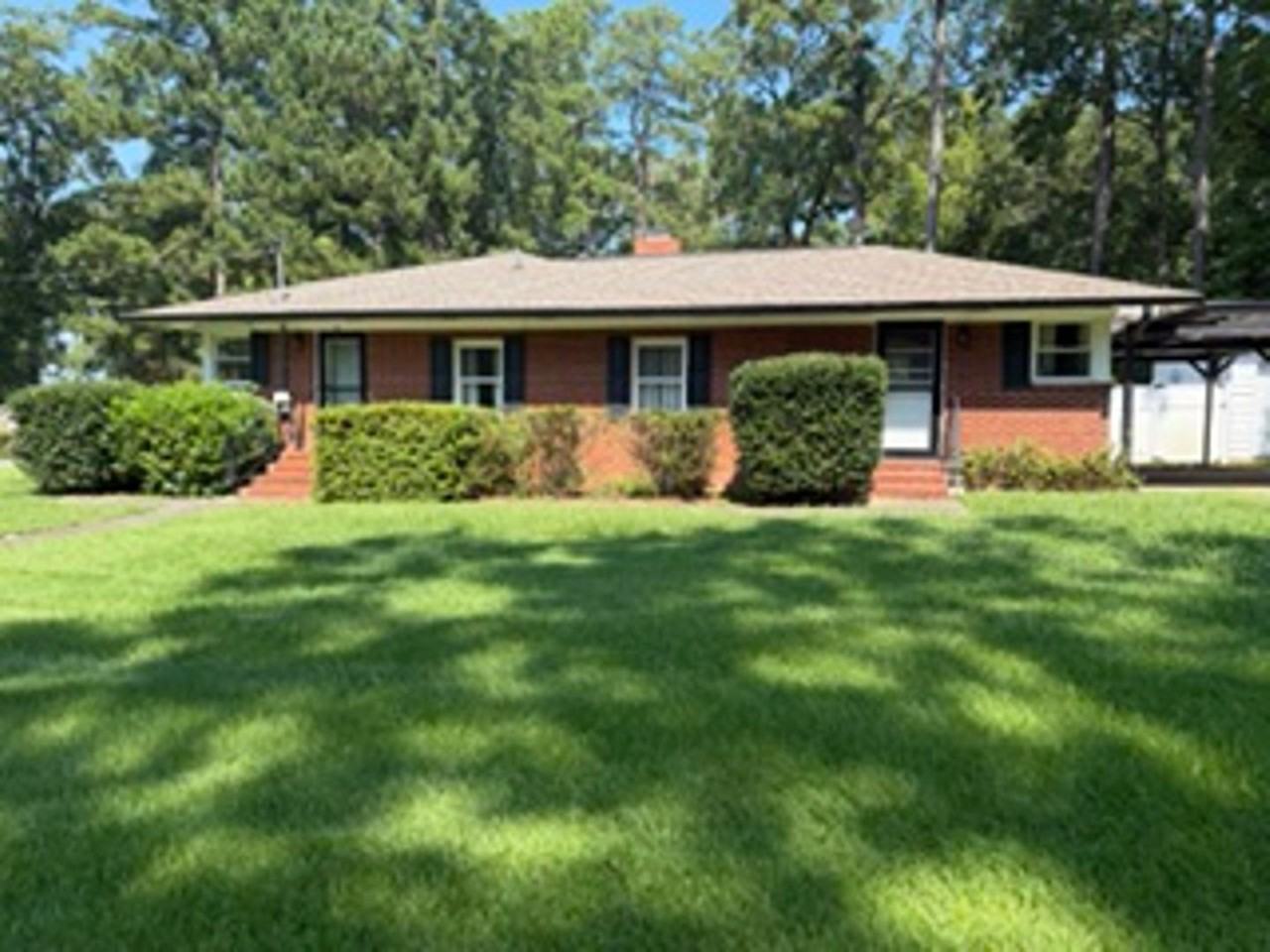 302 Oak Dr - Photo 3 of 32