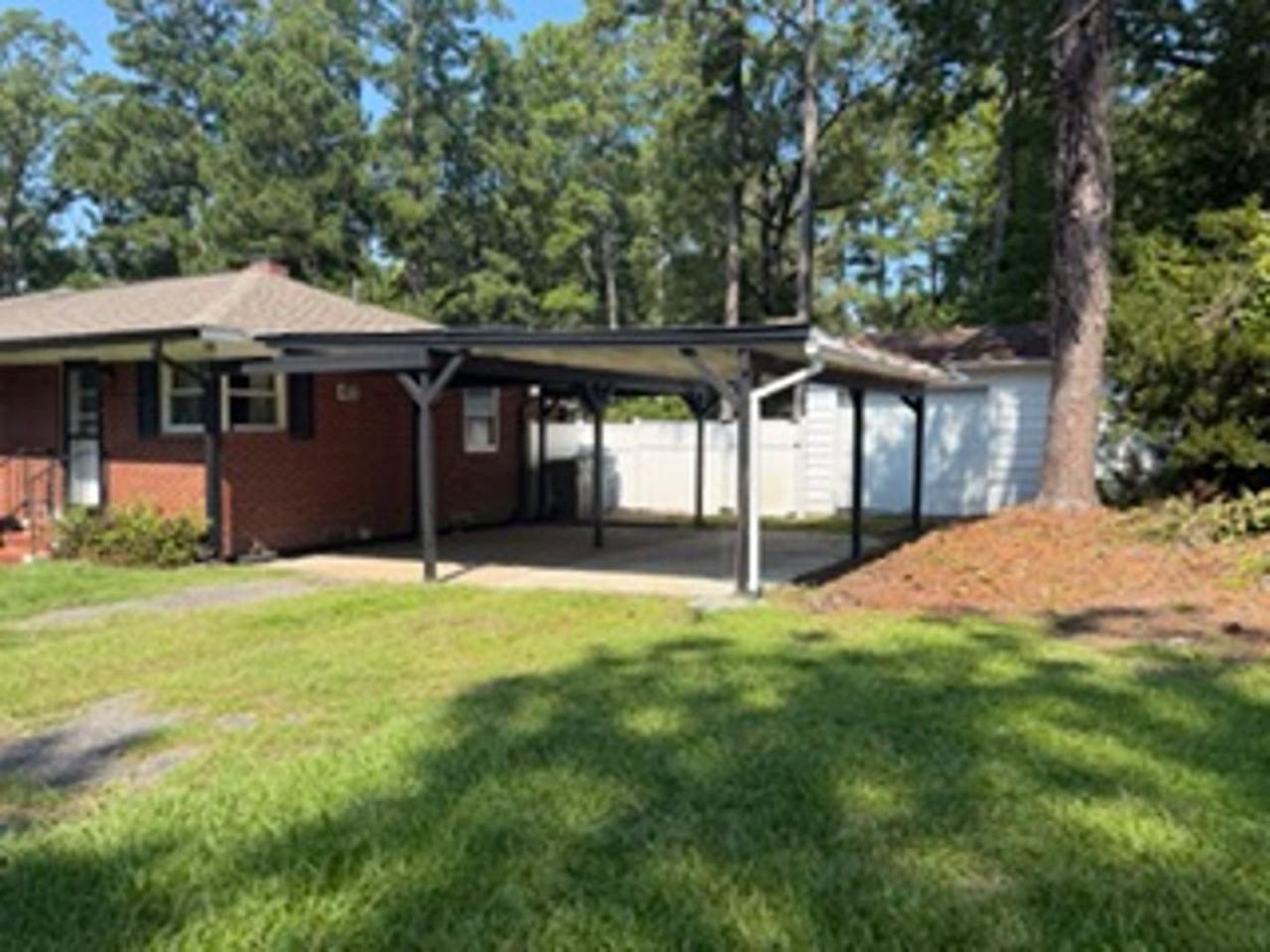 302 Oak Dr - Photo 4 of 32