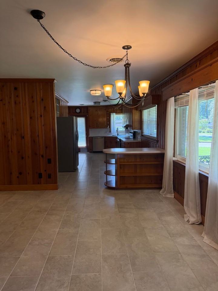 302 Oak Dr - Photo 5 of 32