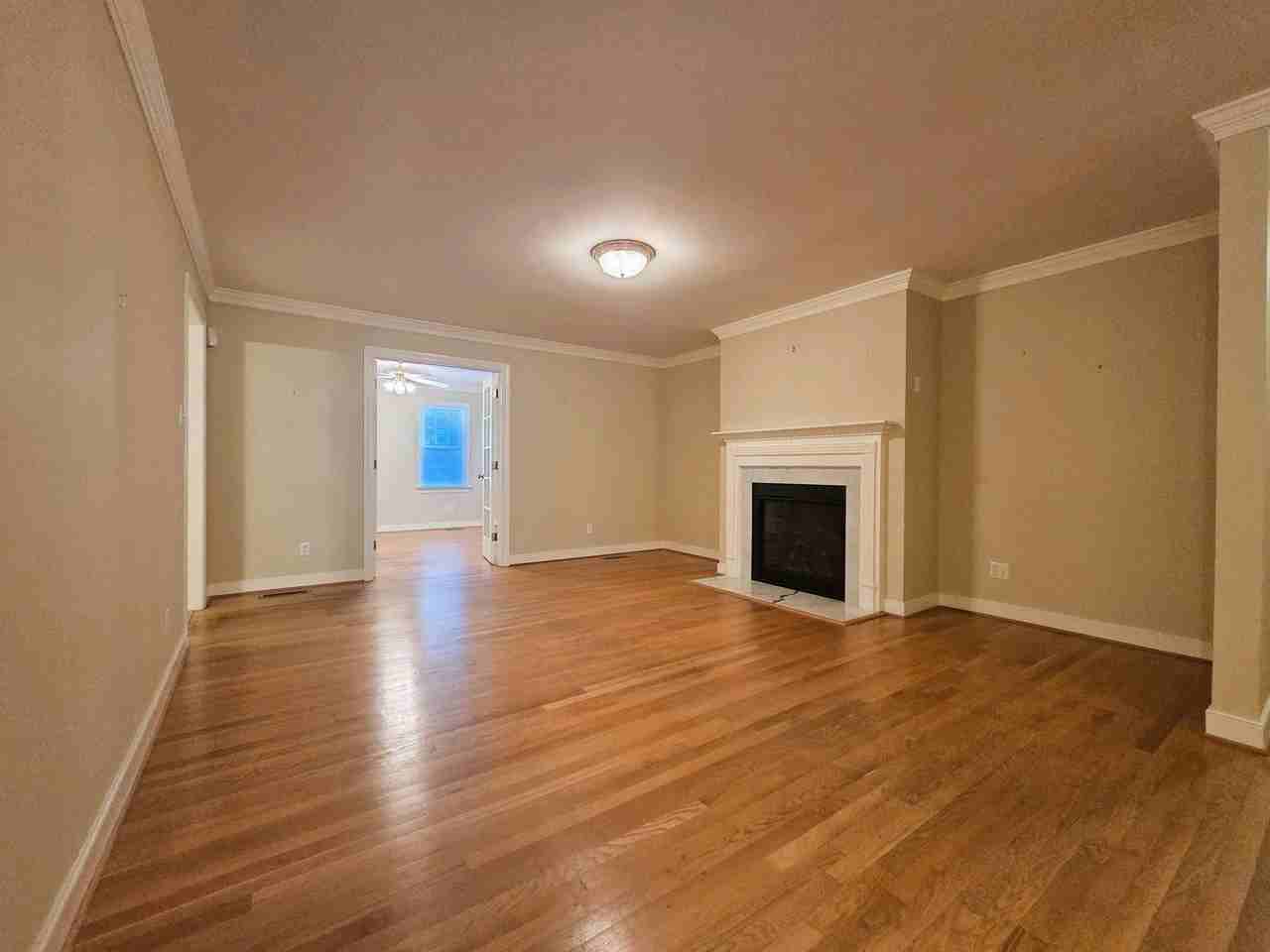 4206 Tweedsmuir Rd - Photo 4 of 31