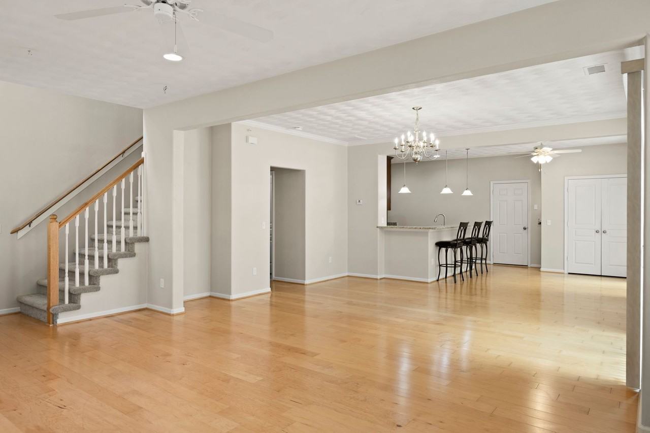 5543 Botanical Dr - Photo 7 of 50