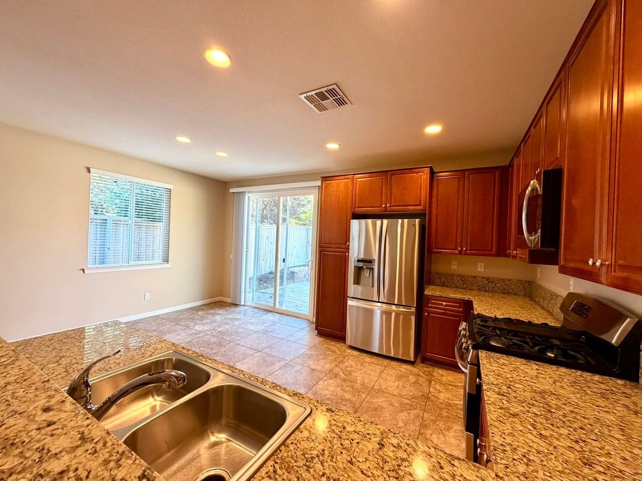 10787 Grayslake Dr - Photo 4 of 17