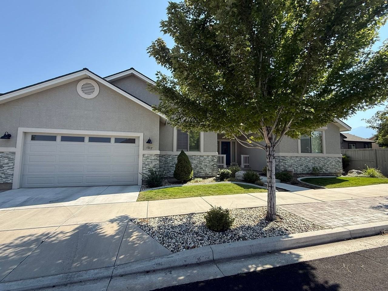 1317 Cedar Creek Cir - Photo 2 of 33