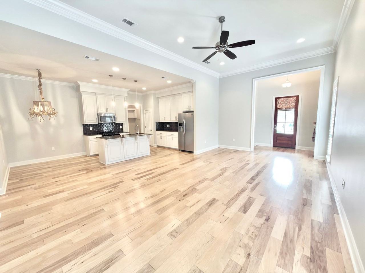 7704 Ibiza Dr - Photo 4 of 28