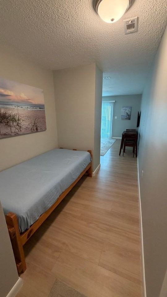 3600 Navy Blvd #D - Photo 4 of 27