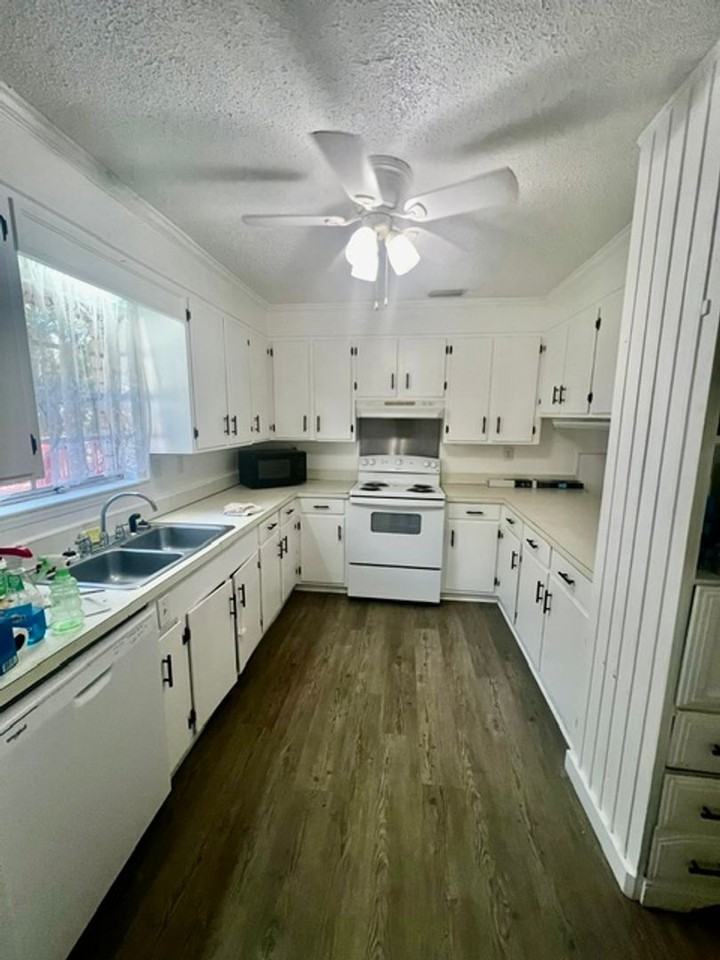 12950 Del Rio St - Photo 5 of 15