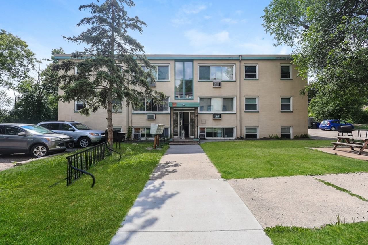 York Apartments - Photo 6 of 15