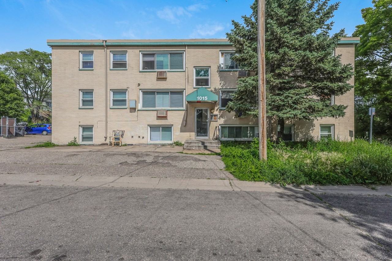 York Apartments - Photo 7 of 15