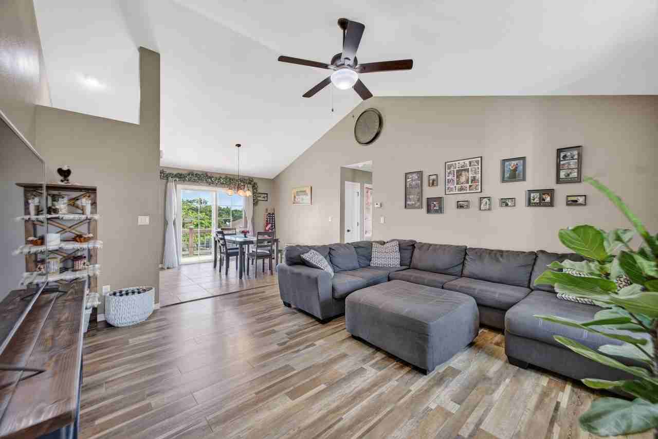 23600 Roulette Rd - Photo 7 of 32