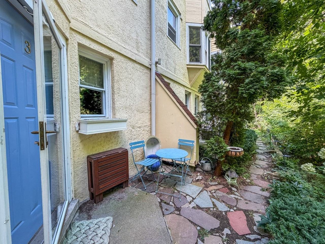 440 Prospect St - Photo 6 of 18