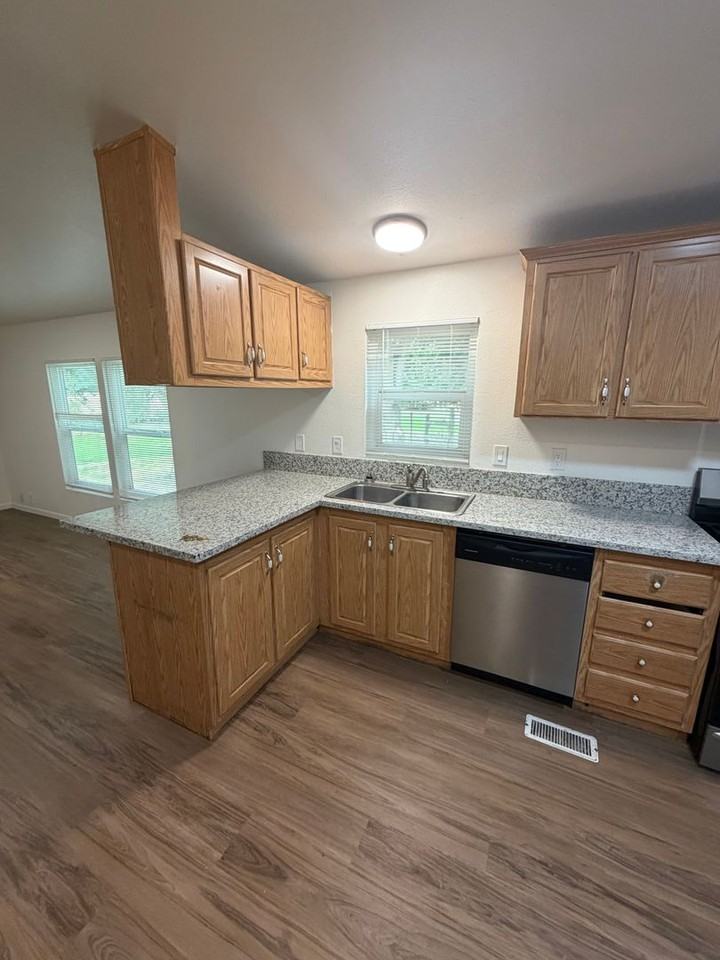 7664 Highway 41 - Photo 4 of 24