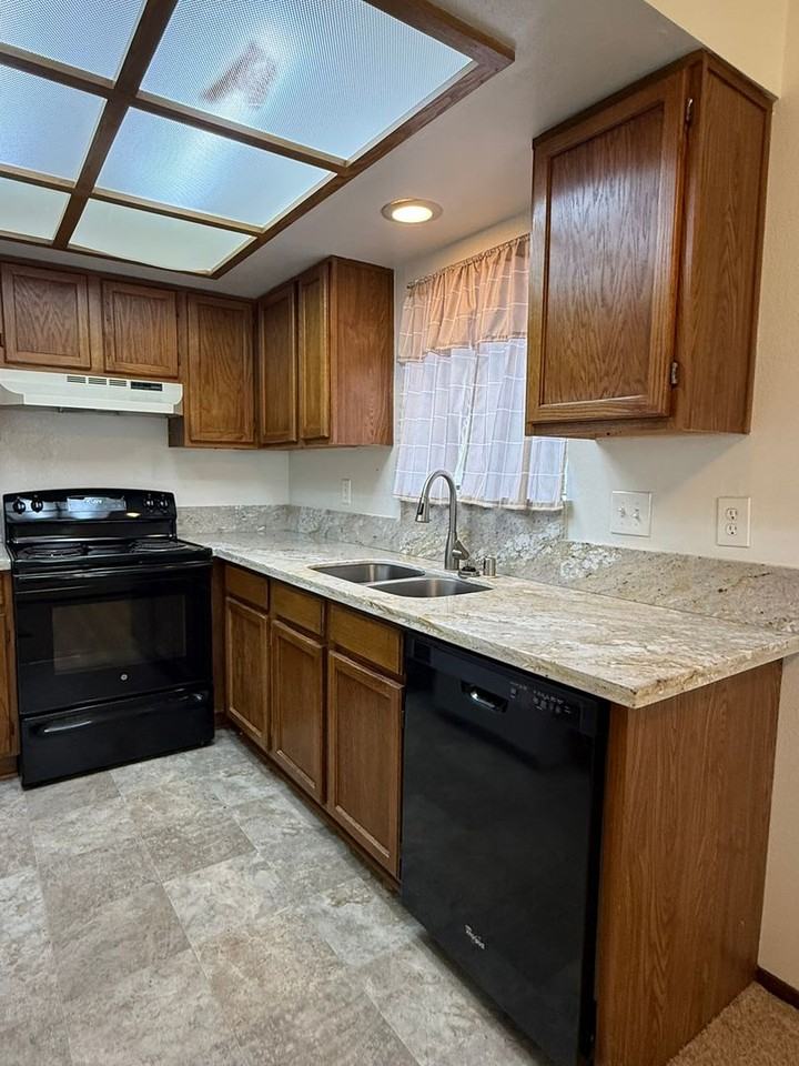 3679 Grant Dr - Photo 7 of 22