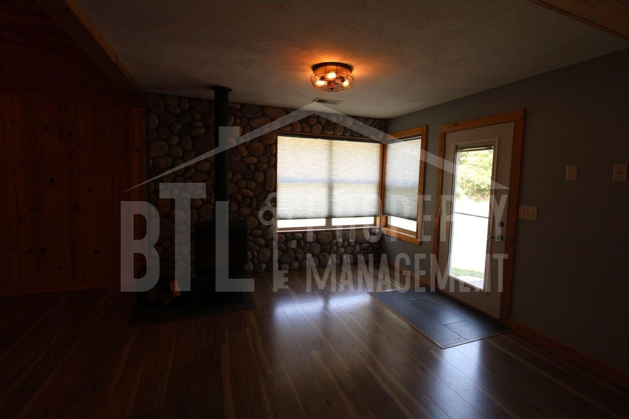 814 Peace In The Valley Rd - Photo 5 of 24