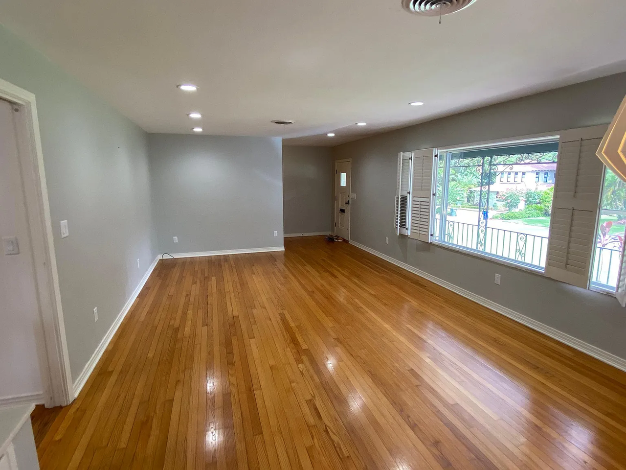 202 E Belvedere St - Photo 2 of 14
