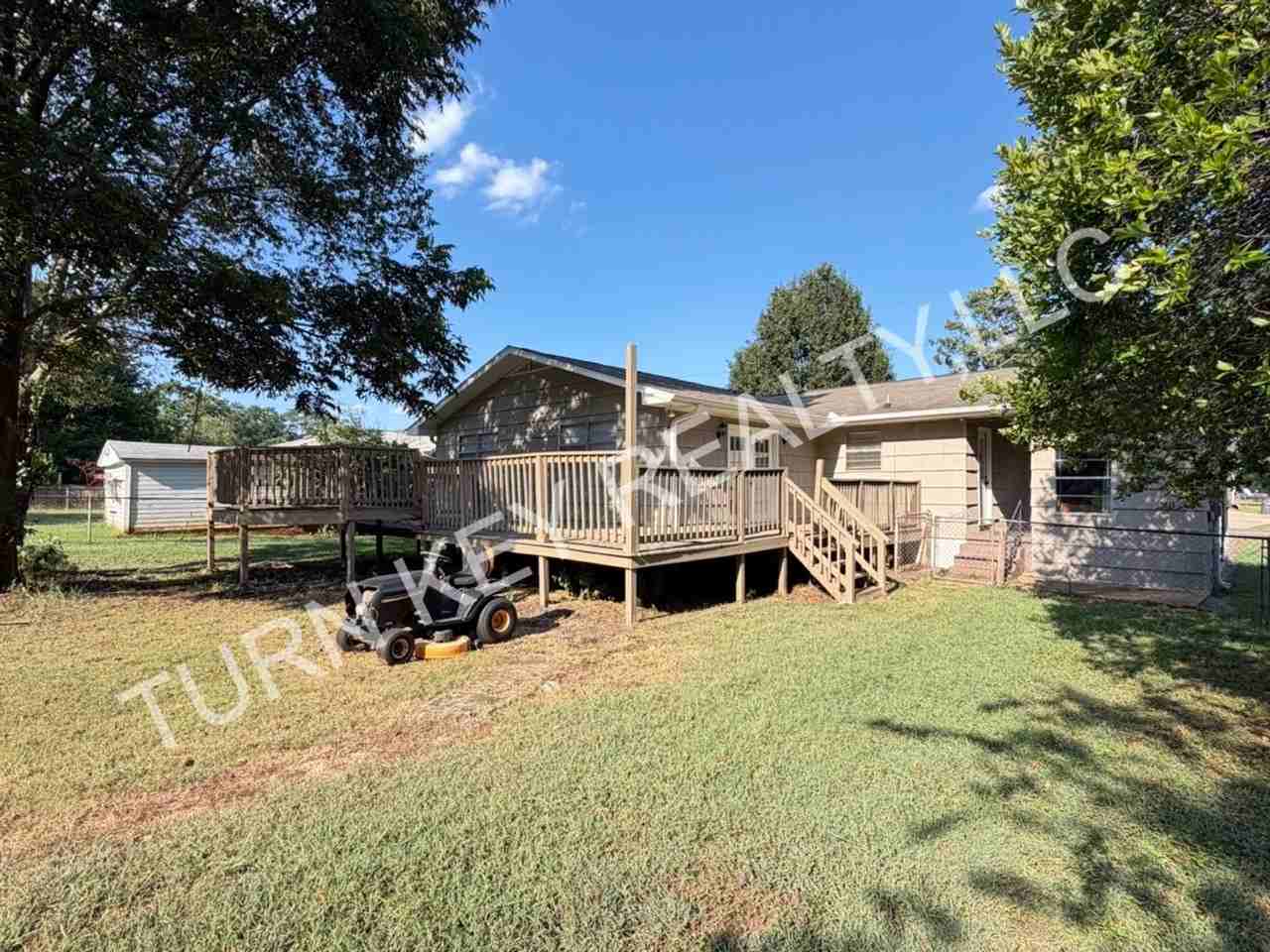 2724 Clyburne St - Photo 4 of 20