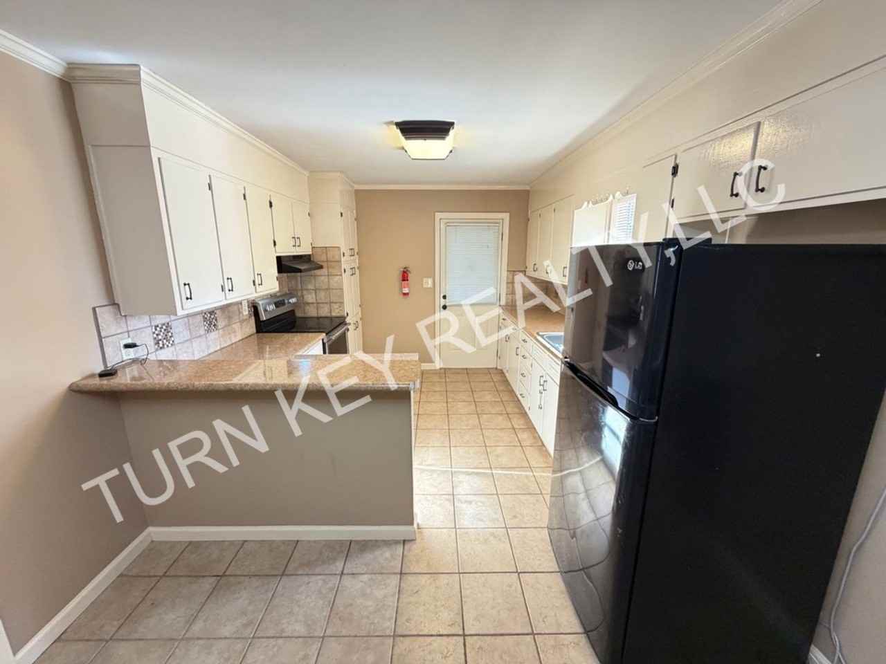 2724 Clyburne St - Photo 7 of 20