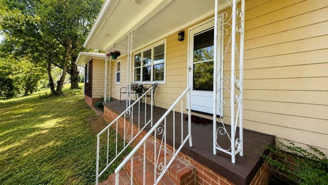 3005 Pine Dr Ne - Photo 2 of 47