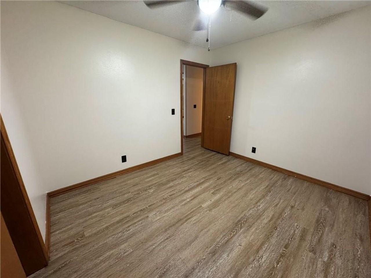 521 E J St - Photo 5 of 19