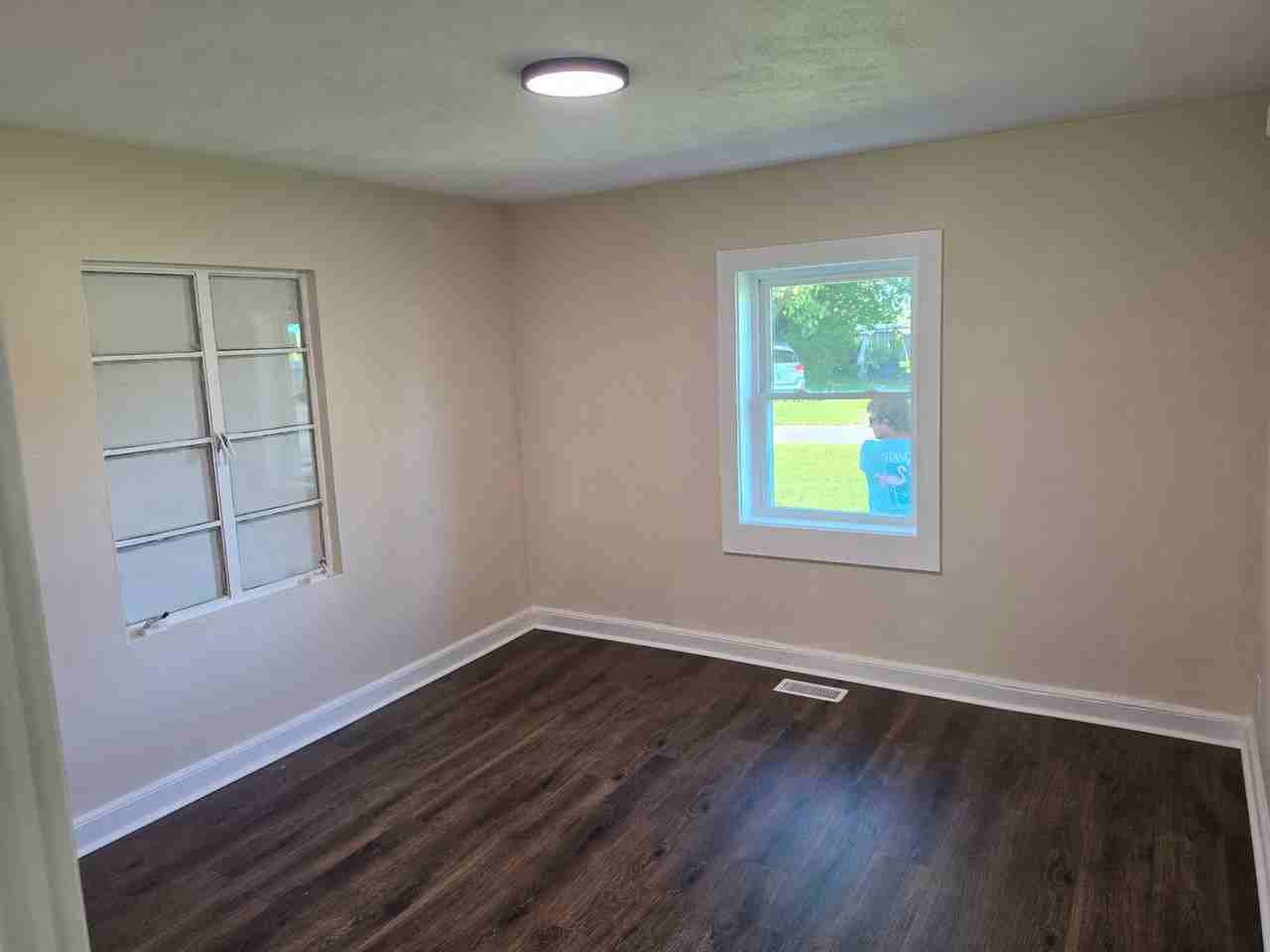 1601 Chinquapin Grove Rd - Photo 5 of 11