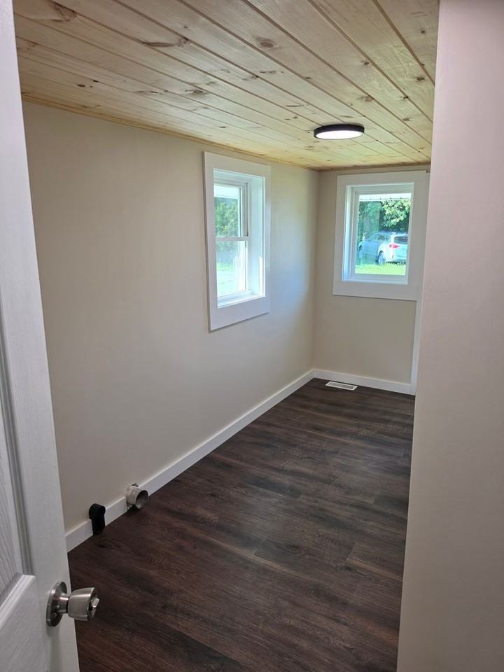 1601 Chinquapin Grove Rd - Photo 7 of 11