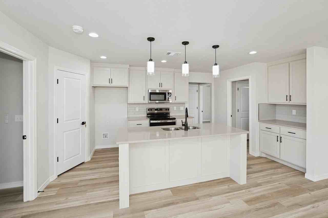 9004 9004 Oakleaf - Photo 7 of 26