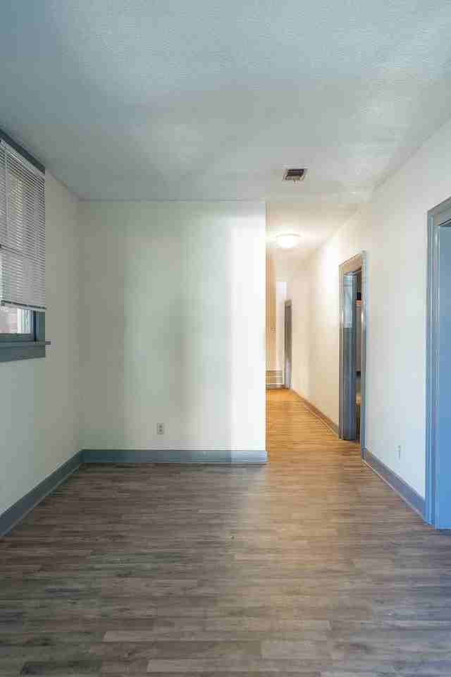 508 3rd St - Photo 4 of 20