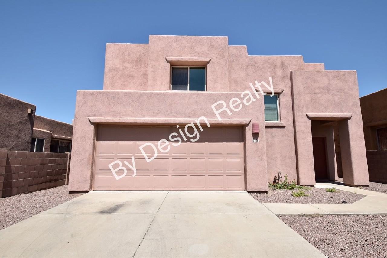 2926 N Cardell Cir