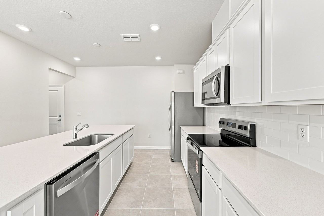 6238 Sunny Time Ave - Photo 5 of 30