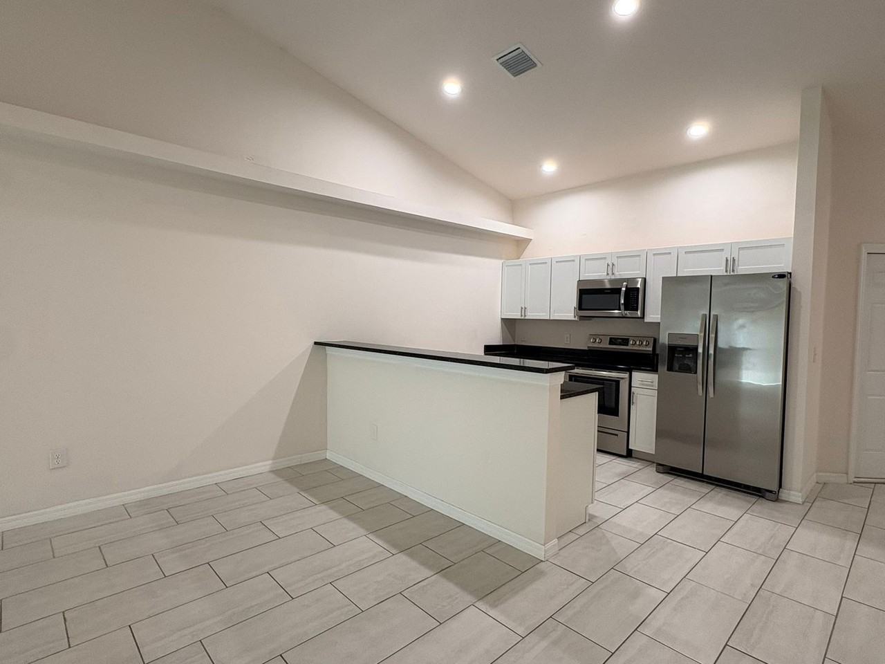826 Gleason Pkwy - Photo 5 of 28