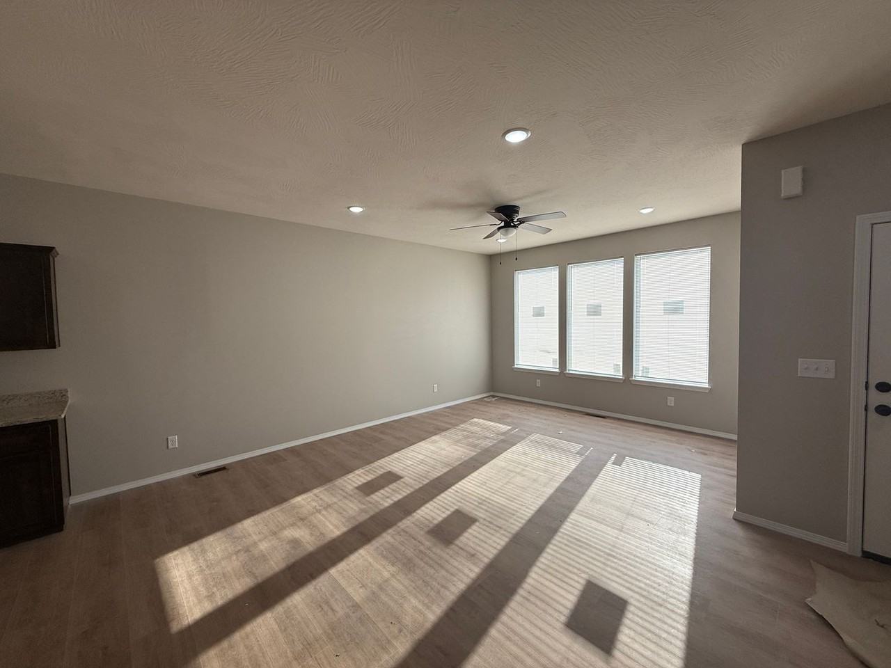3462 N Ohara Ave - Photo 3 of 15