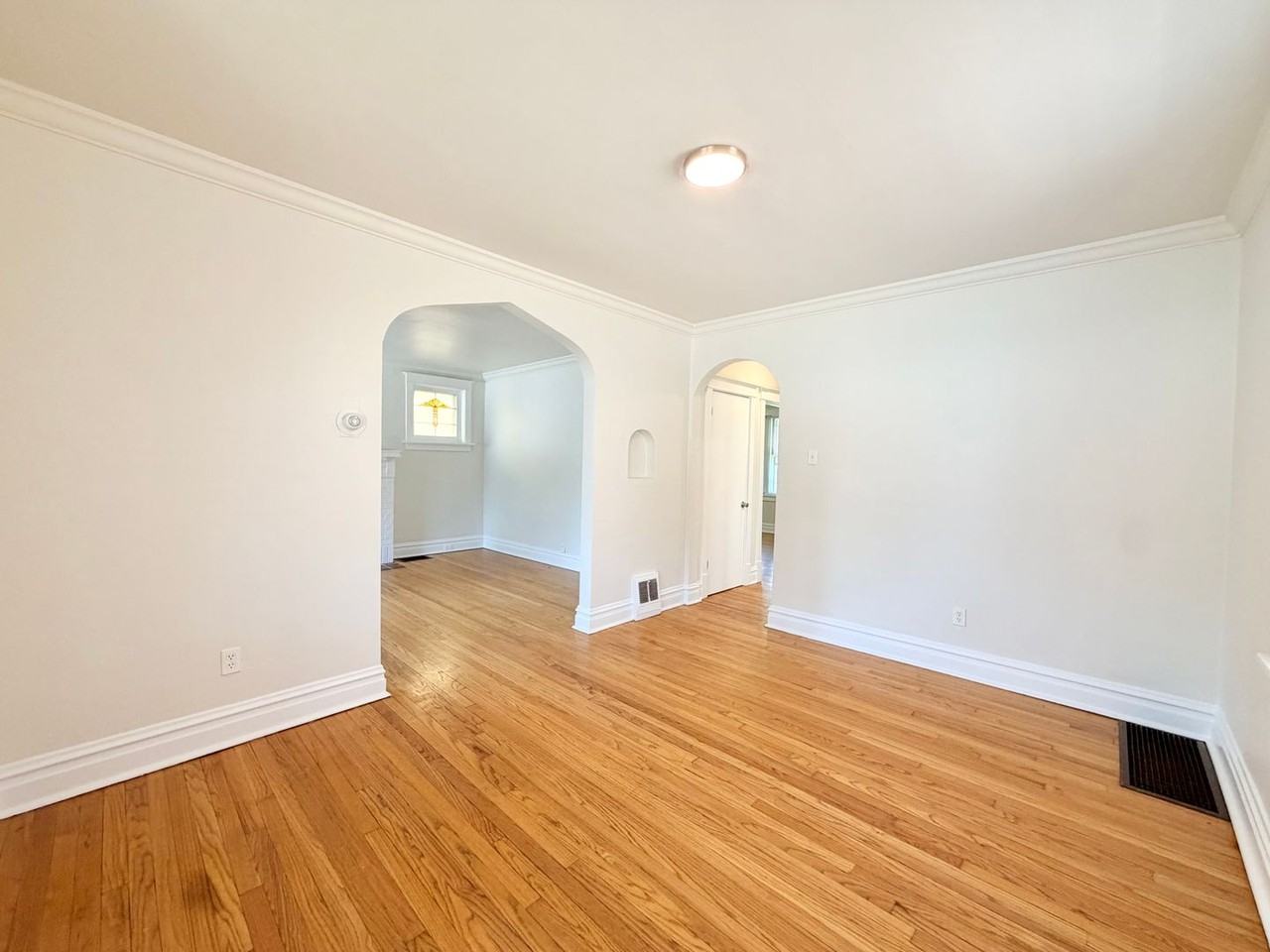 5837 Hampton Ave - Photo 5 of 17