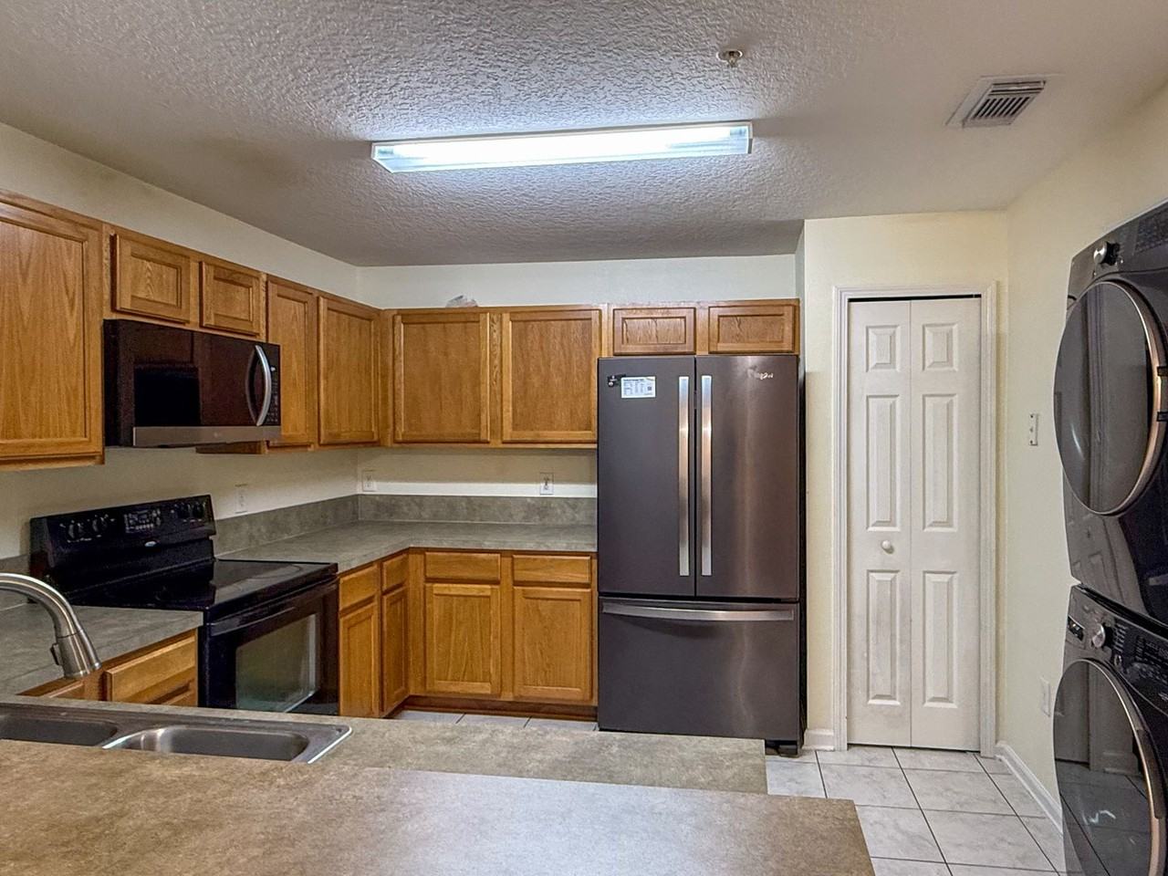 6860 Skaff Ave #1 - Photo 4 of 30