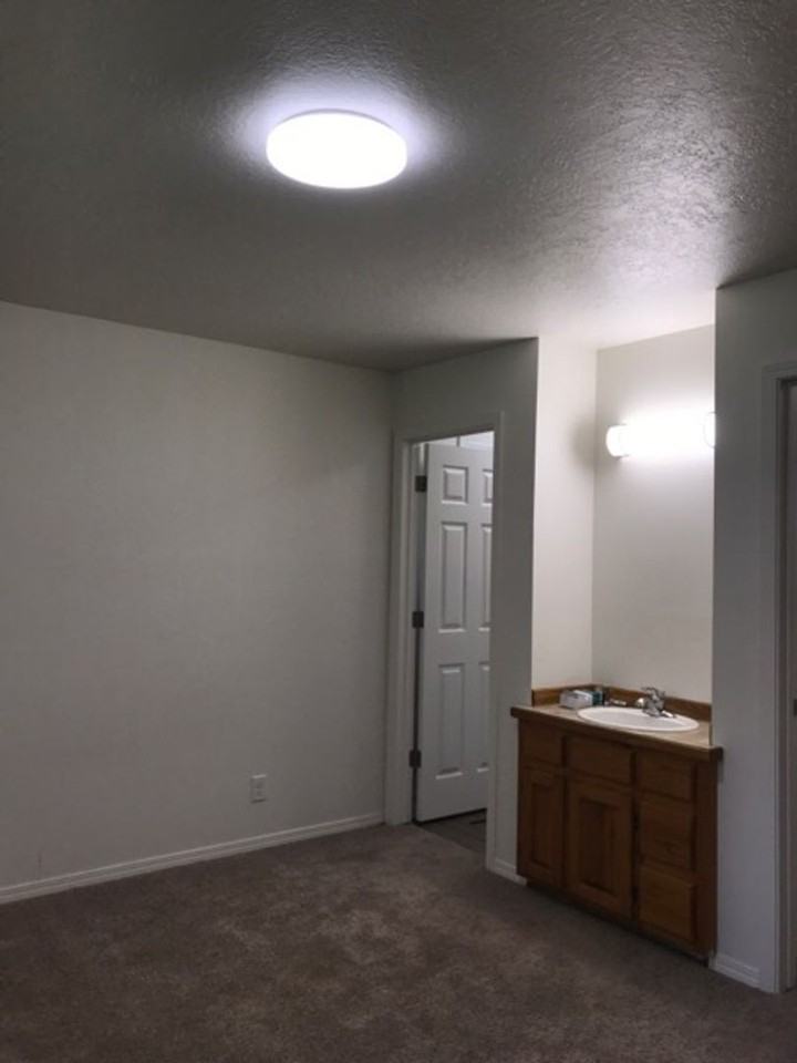 1135 Monaco St - Photo 5 of 10